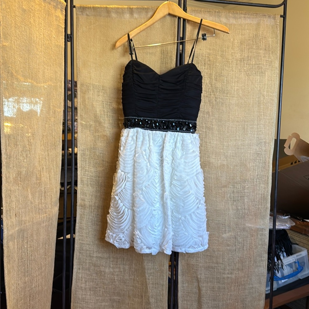 BLACK AND WHITE BEADED PARTY DRESS